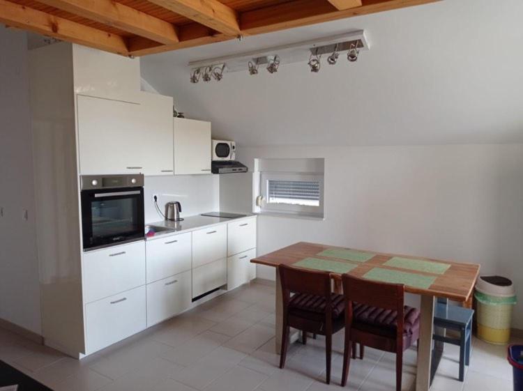 Apartment Lavanda Мандре Екстериор снимка
