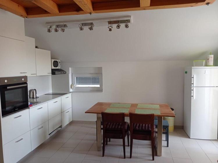 Apartment Lavanda Мандре Екстериор снимка